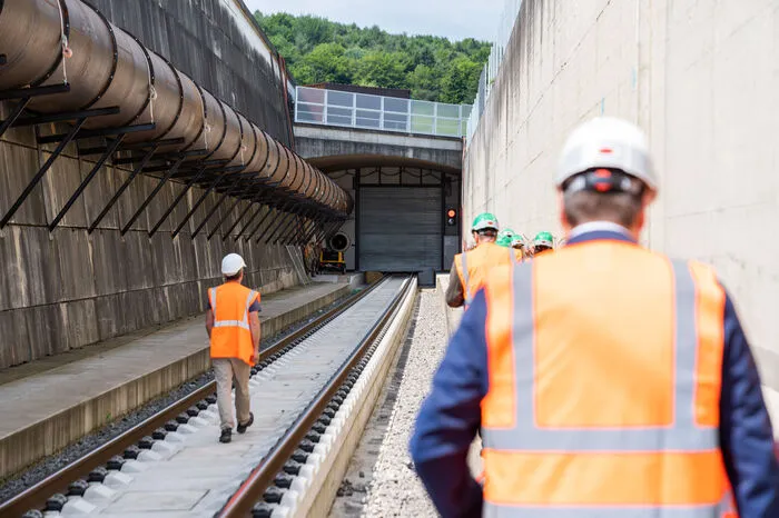 Die von den Wirtschaftskammern proklamierte gemeinsame Region sei "der zweitgrößte Ballungsraum Österreichs", wird betont.