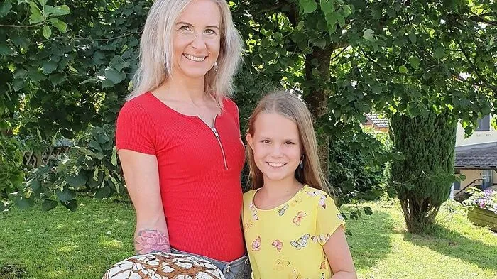 Bianca Luef wurde Landesmeisterin im Brotbacken in der Kategorie Dinkel. Ihre Tochter Elena (10) holte Silber in der Nachwuchsklasse und war die jüngste Teilnehmerin 
