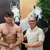 Walter Stückler mit einem seiner Schützlinge, Denis Unger, der bei ihm im X-Large-Studio trainiert. Beim Bewerb wird Unger nicht antreten, weil er bis dahin die Profi-Lizenz haben wird