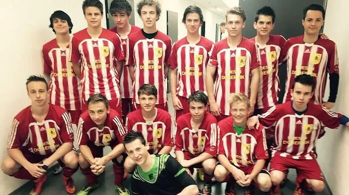 stehen v.l.: Lukas Lobenwein, Lucas Troger, Emanuel Fuchs, Tobias Fuetsch, Julian Moser, Florian Neumeister, Stefan Webhofer, Marco Hanser; vorne v.l.: Oliver Steiner, Florian Lederer, Milenko Dukic, Samuel Bachmann, Tobias Troger, Jonas Weiskopf, Manuel Amoser