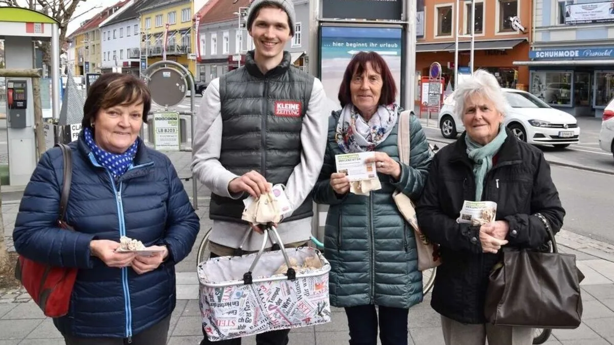 Dutzende Leserinnen und Leser holten sich die gratis Blumenzwiebel am Hautplatz in Leibnitz ab