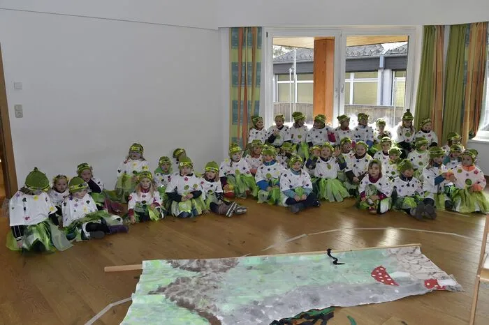 Viel Beifall gab es für die Kinder und Schüler, Kindergartentanten und LehrerInnen für die Tanzvorführungen und sportlichen Darbietungen