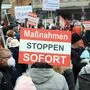 In der Szene der Corona-Kritiker ist der Arzt sehr beliebt