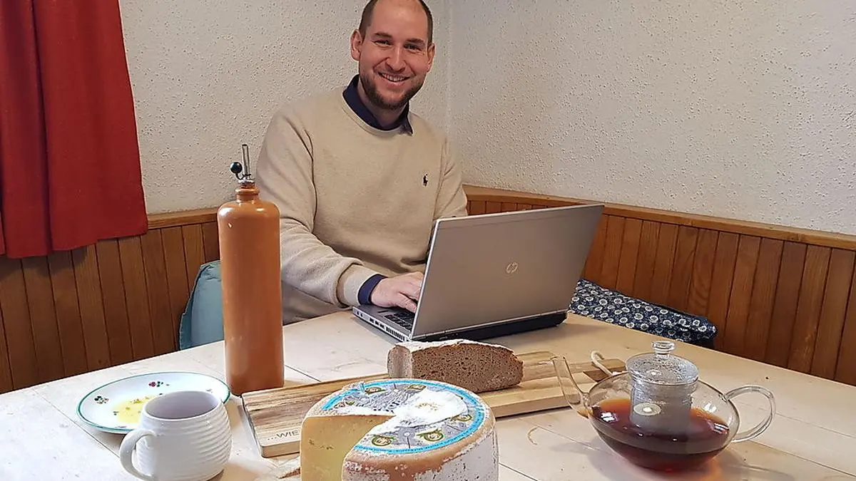 Raphael Zöscher beschäftigt sich intensiv mit dem Vertrieb im Internet