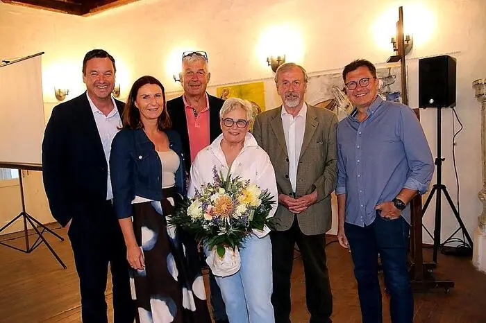 Die Ausstellung, welche am 23. Und 24. Mai zu sehen war, wurde malerisch begleitet mit Werken von Regina Uedl, Obfrau der Kunstfabrik Lipizzanerheimat.