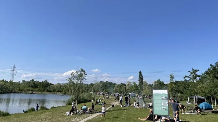 Klicken Sie sich durch einige Eindrücke von der sonntäglichen Grillerei auf der Auwiesen...