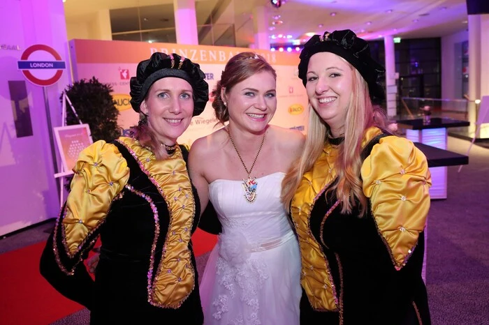 Prinzessin Anna Berger mit Garde