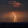 Blitz am Nachthimmel