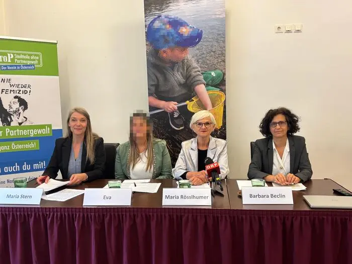 Maria Stern, Lukas Mama, Maria Rösslhumer und Barbara Beclin fordern Konsequenzen aus dem „Fall Lukas“.