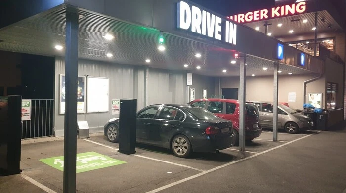 Am Grazer Riesplatz direkt vor dem LKH sorgt Burger King...