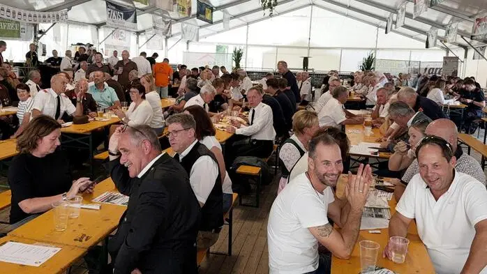 Mit einer beeindruckenden zweitägigen Jubiläumsfeier wurde das 150-jährige Bestehen der Freiwilligen Feuerwehr Burgau-Burgauberg in der Wasserschlossgemeinde gebührend gefeiert. 