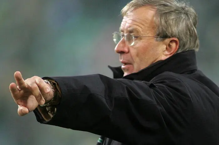 Mit Josef Hickersberger ist Rapid dann ein verhältnismässig großer Wurf gelungen: drei Jahre lang durfte Hickersberger das Training in Hütteldorf leiten. Rapid wurde unter Hickersberger 2005 Meister, der Wiener führte Grün-Weiß in die Champions League. Nach Rapid lockte das Nationalteam und die Heim-Europameisterschaft 2008.