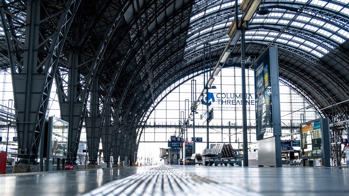 Am Zugang zu Gleis 9 im Frankfurter Hauptbahnhof ereignete sich das Verbrechen