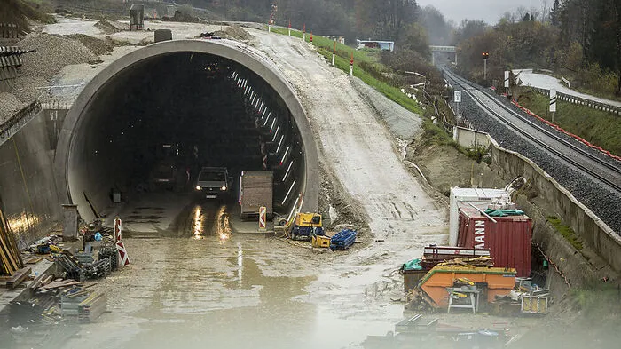 Auf einer Baustelle für die Koralmbahn ist es zu einem Unfall gekommen 