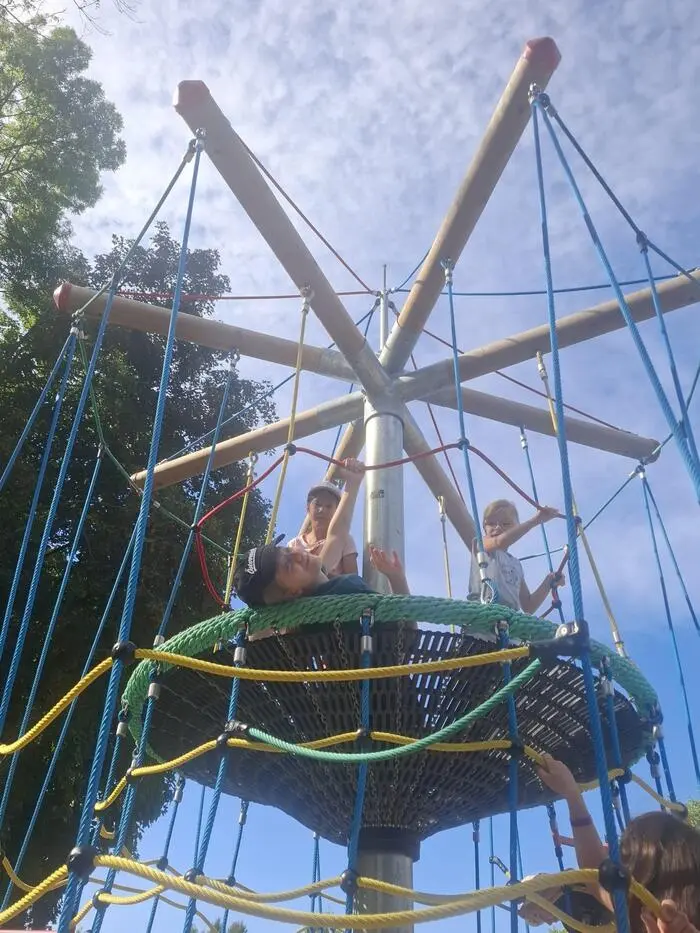 Viel Spaß hatten die Mädchen und Buben beim Klettern im Bewegungspark