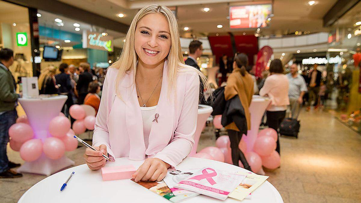 Auch Miss Kärnten Jasmin Wedenig war beim „Pink Ribbon“-Tag