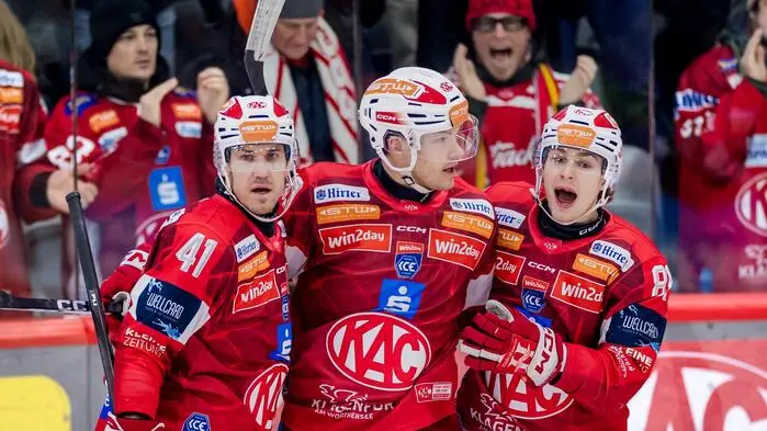 Jesper Jensen Aabo (links, mit Matthew Fraser und Finn van Ee) geht in seine fünfte Saison beim KAC