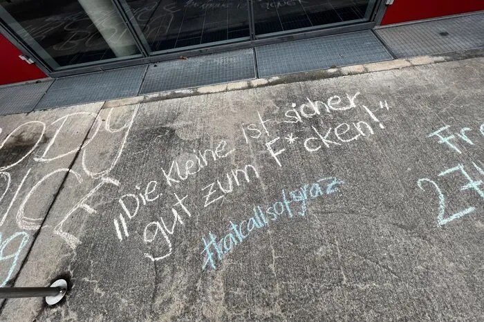 Klicken Sie sich durch weitere Bilder der Ankreide-Aktion!