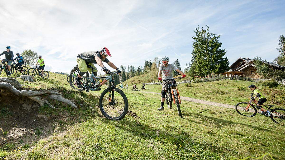 Profis bieten bei den Trail- und Testtagen Technikkurse an 