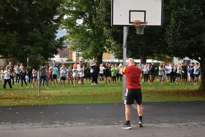 Neben dem Ausprobieren von Sportarten wie Golf und Tischtennis, und der Zubereitung einer gesunden Jause, behandelte man in den Workshopgruppen auch das eigene Selbstbewusstsein, und wie man effizient lernt.