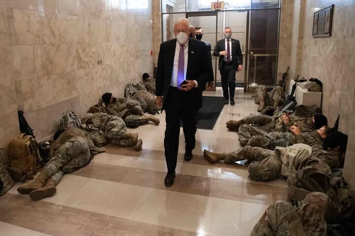 Bis zur Amtseinführung von Joe Biden ist nach Angaben des Verteidigungsministeriums der Einsatz von bis zu 15.000 Soldaten der Nationalgarde in der Hauptstadt Washington autorisiert.