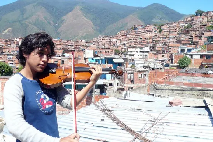 ... ist filmreif: Gustavo Adolfo Dudamel Ramírez wurde am 26. Jänner 1981 in Barquisimeto in Venezuela geboren.