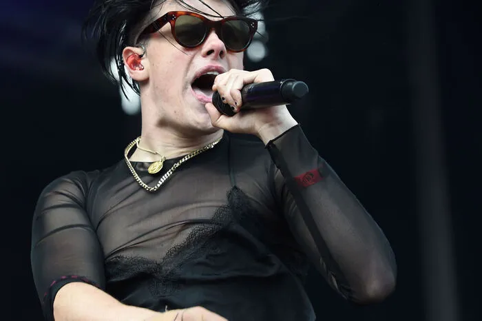 Für Schnappatmung bei den ganz jungen Fans hatte am Freitagnachmittag auf der Green Stage Yungblud gesorgt