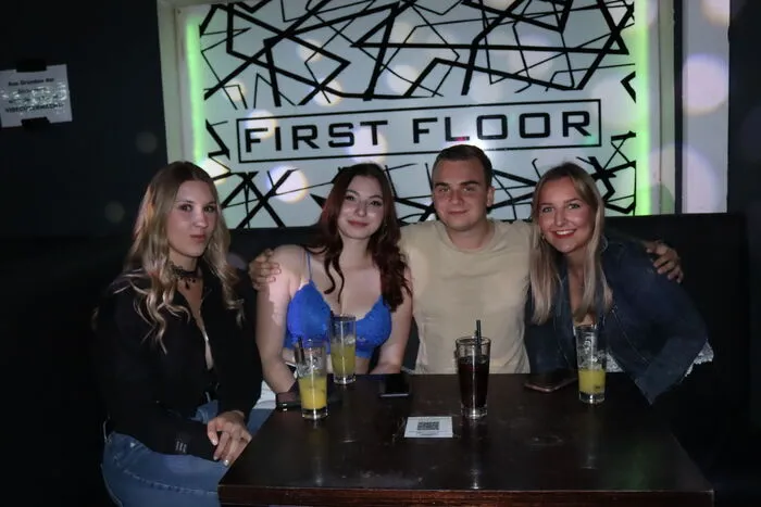 Viele Gäste nutzten den Abend um nochmals gemeinsam im Ambiente von "First Floor" zu feiern.