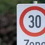Die Regierung will es den Gemeinden erleichtern, innerorts Tempo 30 zu verhängen. | Die Regierung will es den Gemeinden erleichtern, innerorts Tempo 30 zu verhängen.