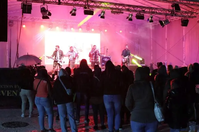 Und zwar bei der „Geilen Nocht in Trocht 2.0“ mit der Top-Gruppe „Mountain Crew“ im Fürstenhof der Burgenstadt Friesach.