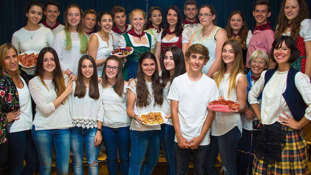 Gruppenbild der Kulturen: Österreichisch-spanischer Austausch in Gleisdorf