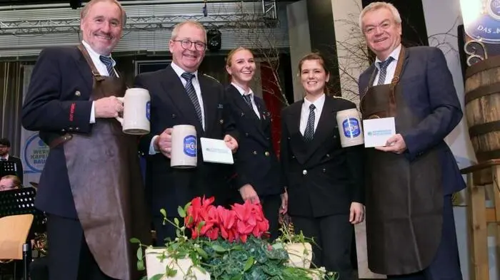 Bereits zum 32. Mal wurde am vergangenen Sonntag zum traditionellen Bockbieranstich in die Stadtsäle von Voitsberg geladen. Als Veranstalter traten die Werkskapelle Bauer, die Bergkapelle Hödlgrube-Zangtal und die Stadtgemeinde Voitsberg auf.