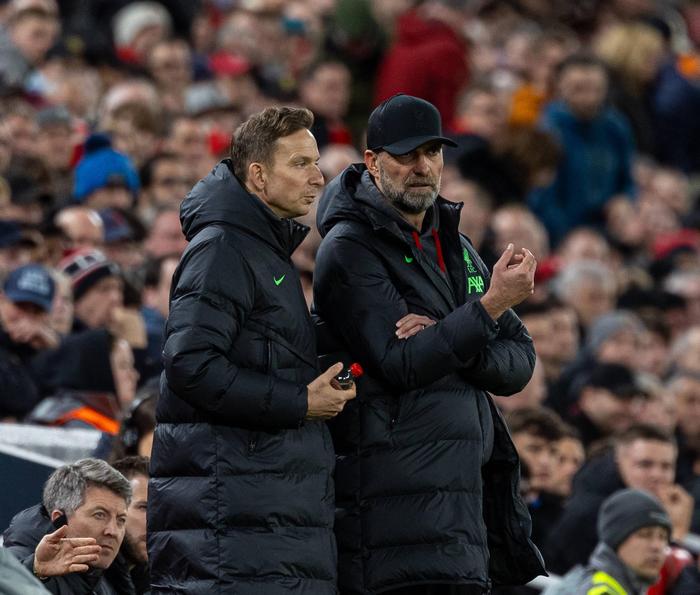 Pepijn Lijnders (links) war bei Liverpool Jürgen Klopps Co-Trainer. Nun ziehen sie wieder an einem Strang 