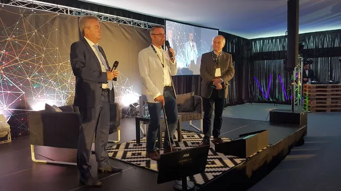 Minister Norbert Hofer und die steirischen Landesräte Anton Lang und Johann Seitinger eröffneten Samstagfrüh offiziell die zweiten "E-Mobility-Play-Days".