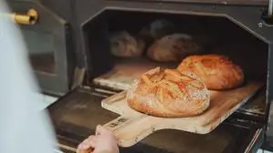 Achtung: an frischem Brot schnuppern kann Ihre Stimmung heben