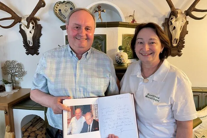 Seit 1992 führen Karl und Barbara Maislinger den Betrieb, in dem sie auch einige bekannte Persönlichkeiten begrüßen durften.