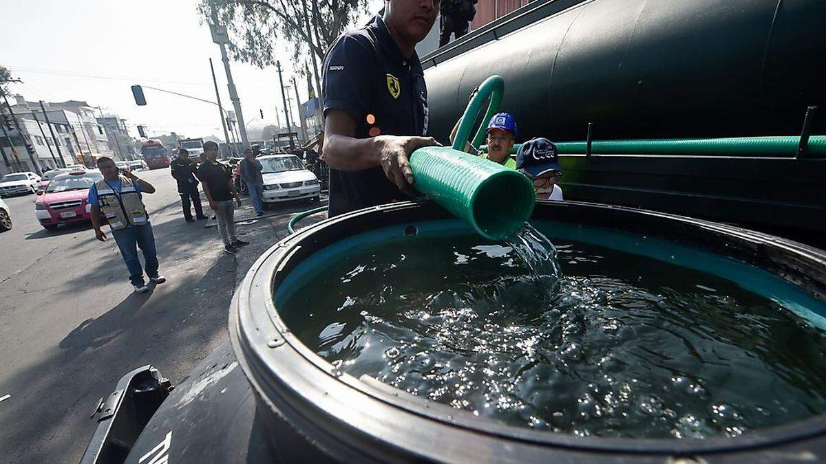 Wassertanks wurden im Vorfeld befüllt