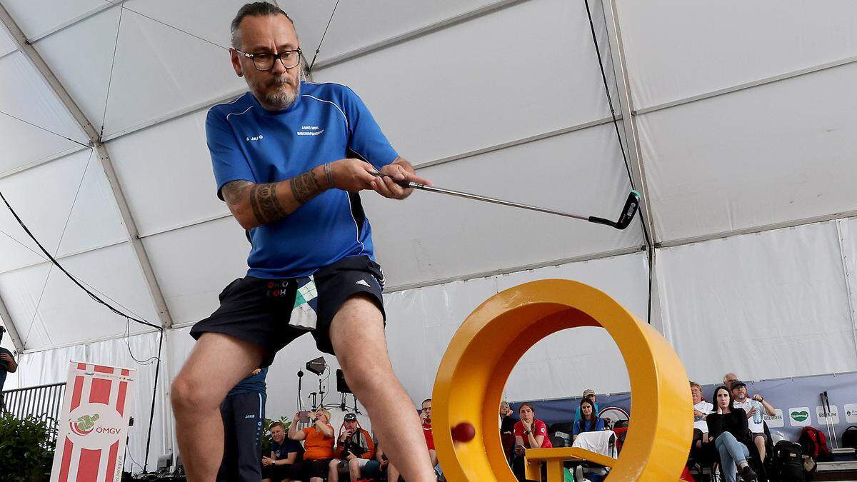 Christian Gobetz aus Voitsberg holte mit seiner Spielpartnerin Angelika Heyl den Staatsmeistertitel beim Mixed-Bewerb im Minigolf