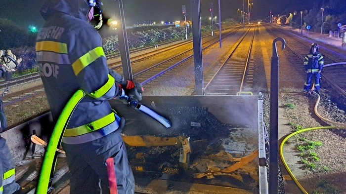 Die Feuerwehr Gleisdorf stand mit 19 Personen im Löscheinsatz
