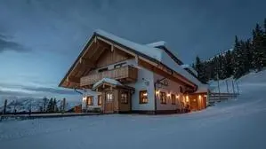 Die direkt an der Piste gelegene Genussalm am Hauser Kaibling wird als „alpine Rarität“ beworben