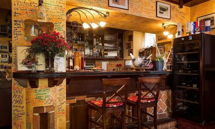 Viele Gäste schreiben ihre Begeisterung über die Oštarija-Herbelier einfach an die Wand