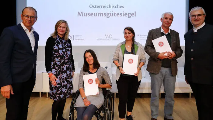 Wolfgang Muchitsch (Präsident, Museumsbund Österreich), Bettina Leidl (Präsidentin, ICOM Österreich), Marie-Theres Zangger (Museum in alten Zeughaus), Ursula Pintz (Tempelmuseum Frauenberg), Michael Braunsteiner (Stift Admont), Heimo Kaindl (Juryvorsitzender, Österreichisches Museumsgütesiegel).