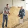 2012 kam Johann Hebenstreit (r.) und Bernhard Monschein (l.) die Idee, selbst mit der Sojaverarbeitung zu beginnen