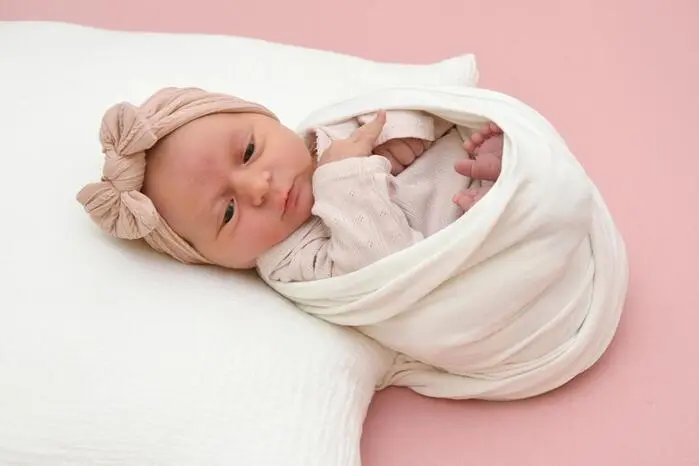 Am 7. Juli um 1.54 Uhr war es so weit - Susanna Metka und Sebastian Kreer konnten ihr kleines Wunder namens Sophia (3250 g, 52 cm) in die Arme schließen. Daheim ist die Familie in Treffen.
