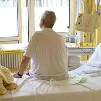 Das Krankenhaus wollte den Patienten entlassen, er blieb und muss zahlen