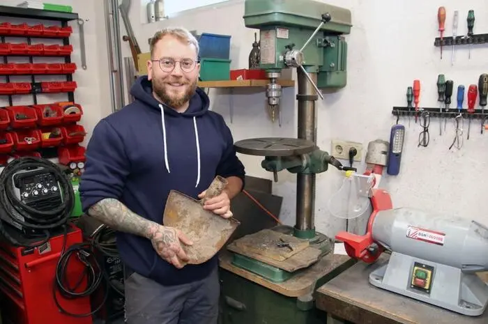 Bei den Kunstwerk-Tagen präsentiert auch Sohn Jan seine eigene, bestens ausgestattete Werkstatt, in der er nun seine Metallobjekte herstellen kann. 