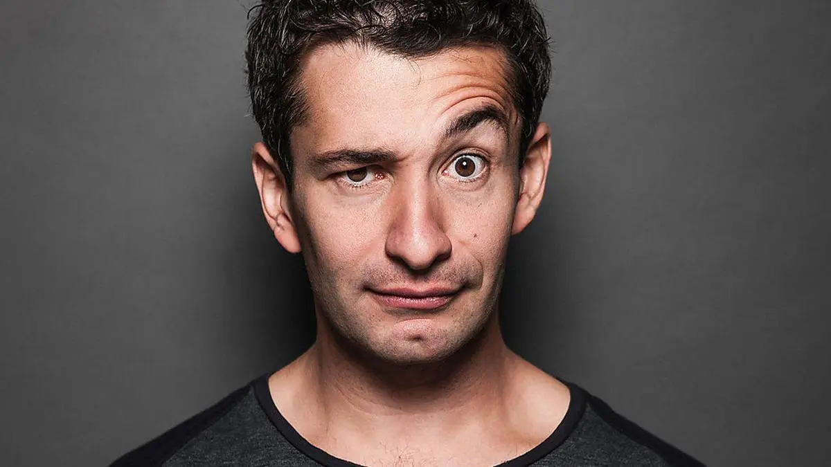 Omar Sarsam gastiert am Freitag in der Blumenhalle 