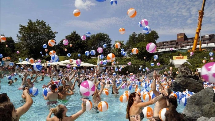 Das #wearewater-Fest in der Therme Loipersdorf ist das alljährliche Auftakt-Event zum großen Family Summer.
