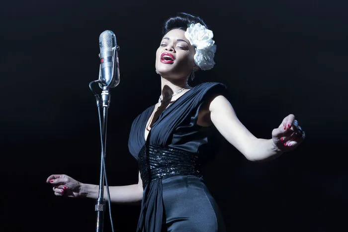 Die schauspielerische Neuentdeckung in dieser hochkarätigen Fünferrunde der besten Hauptdarstellerinnen: die 36-jährige Soul- und R&amp;B-Sängerin Andra Day wurde bei den Golden Globes überraschenderweise für Spiel und Gesang im Biopic "The United States vs. Billie Holiday" ausgezeichnet und gilt somit zumindest als Mitfavoritin. So etwas liebt die Academy eigentlich. Sich gegen die starke Konkurrenz durchzusetzen, könnte dennoch schwer sein - auch, weil sie die einzig Nominierte für einen Film ist, was die Chancen traditionell eher schwächt.