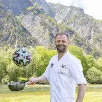 Fritz Grampelhuber in seiner Heimat beim wundervoll gelegenen Steegwirt in Bad Goisern.